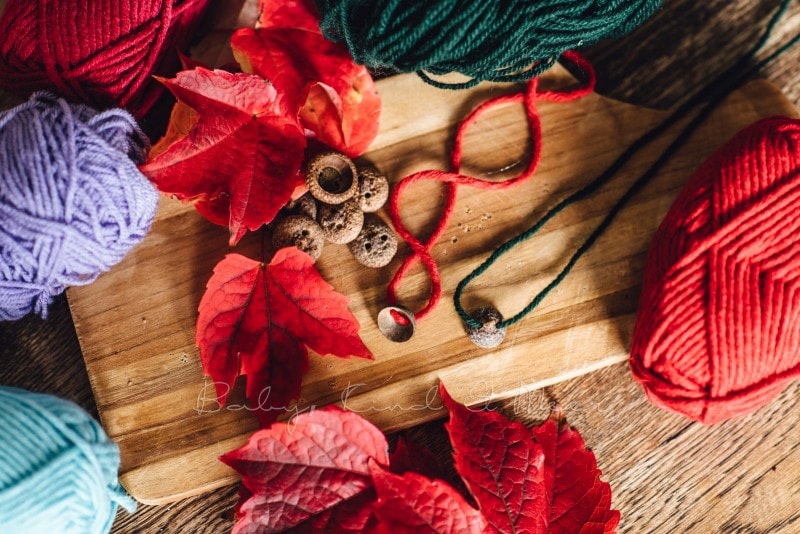 Herbst Bastelidee DIY Murmelketten aus Eicheln 5